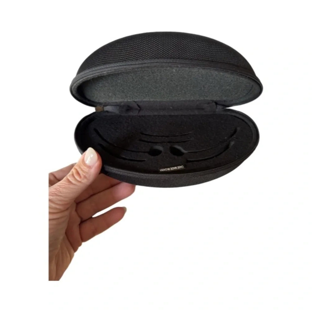 Empty Oakley Sunglass Hard Case Only Black Zipper Cushioned - Picture 4 of 4